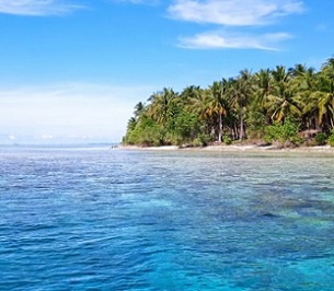 Image by Mahmud Ichi/Mongabay Indonesia. Part of Widi Islands in North Maluku province. Image by Mahmud Ichi/Mongabay Indonesia.