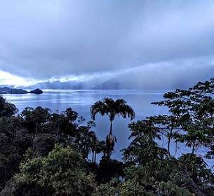 View over Lake Kutubu in Papua New Guinea. Credit: Professor Simon Haberle View over Lake Kutubu in Papua New Guinea. Credit: Professor Simon Haberle