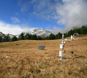 The experimental site in Torgnon (Italy), a grassland located at about 2100 m in the Western Italian Alps, and belonging to the Integrated Carbon Observation System (ICOS) and FLUXNET network. Credit: Marta Galvagno The experimental site in Torgnon (Italy), a grassland located at about 2100 m in the Western Italian Alps, and belonging to the Integrated Carbon Observation System (ICOS) and FLUXNET network. Credit: Marta Galvagno