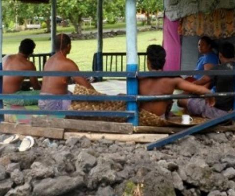 Dr Anita Latai-Niusulu talking with community members for research on the impact of climate change on Pacific Island countries.