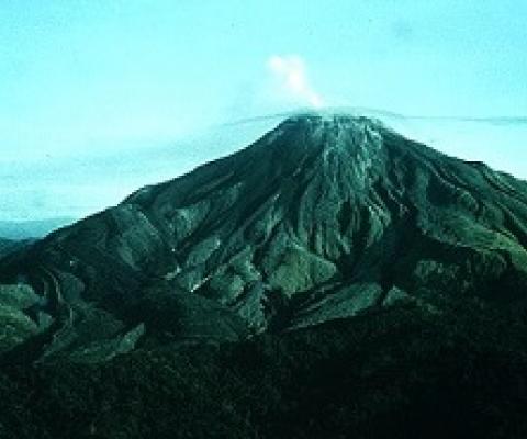 Bagana Volcano, Bougainville. Photo courtesy of Jack Lockwood, U.S. Geological Survey. 