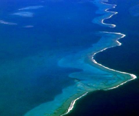 Aerial view of the New Caledonian lagoon with its barrier reef. Credit: IRD - Bernard Seret