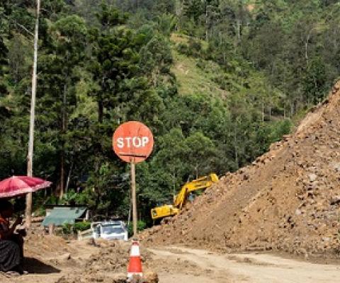 a landslide can bee seen in a newly improved section of the Kundiawa – Gembogl road. Image by Camilo Mejia Giraldo for Mongabay.