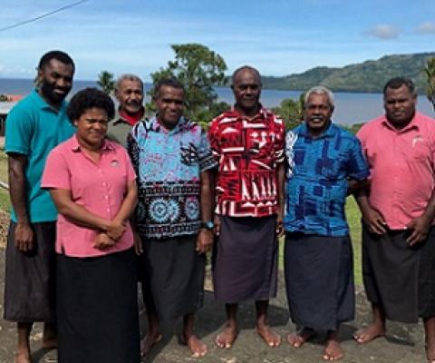 The management committee for the conservation park, and a few other people. Image courtesy of Sangeeta Mangubhai/WCS-Fiji.