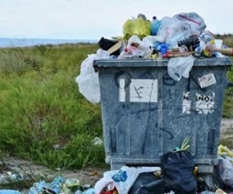 Plastic use in pandemic contributing to global waste problem, says expert. Credit: CC0 Public Domain