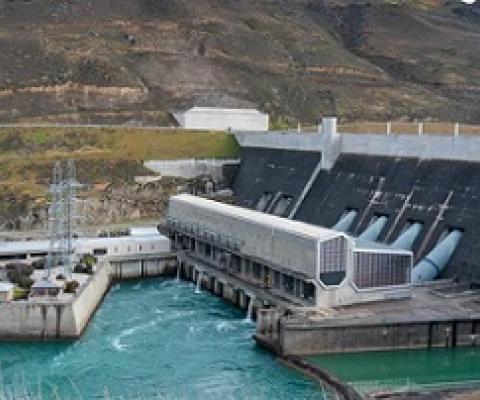 The Clyde Dam, fast-tracked as part of the Think Big policy in the 1970s but with long-lasting problems. www.shutterstock.com