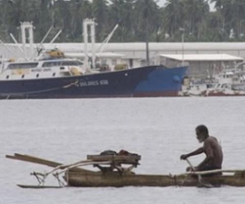 Fishing vessels, both modern and traditional, in the Madang lagoon, Papua New Guinea; part of the planned Pacific Marine Industrial Zone. Photo: RNZI / Johnny Blades