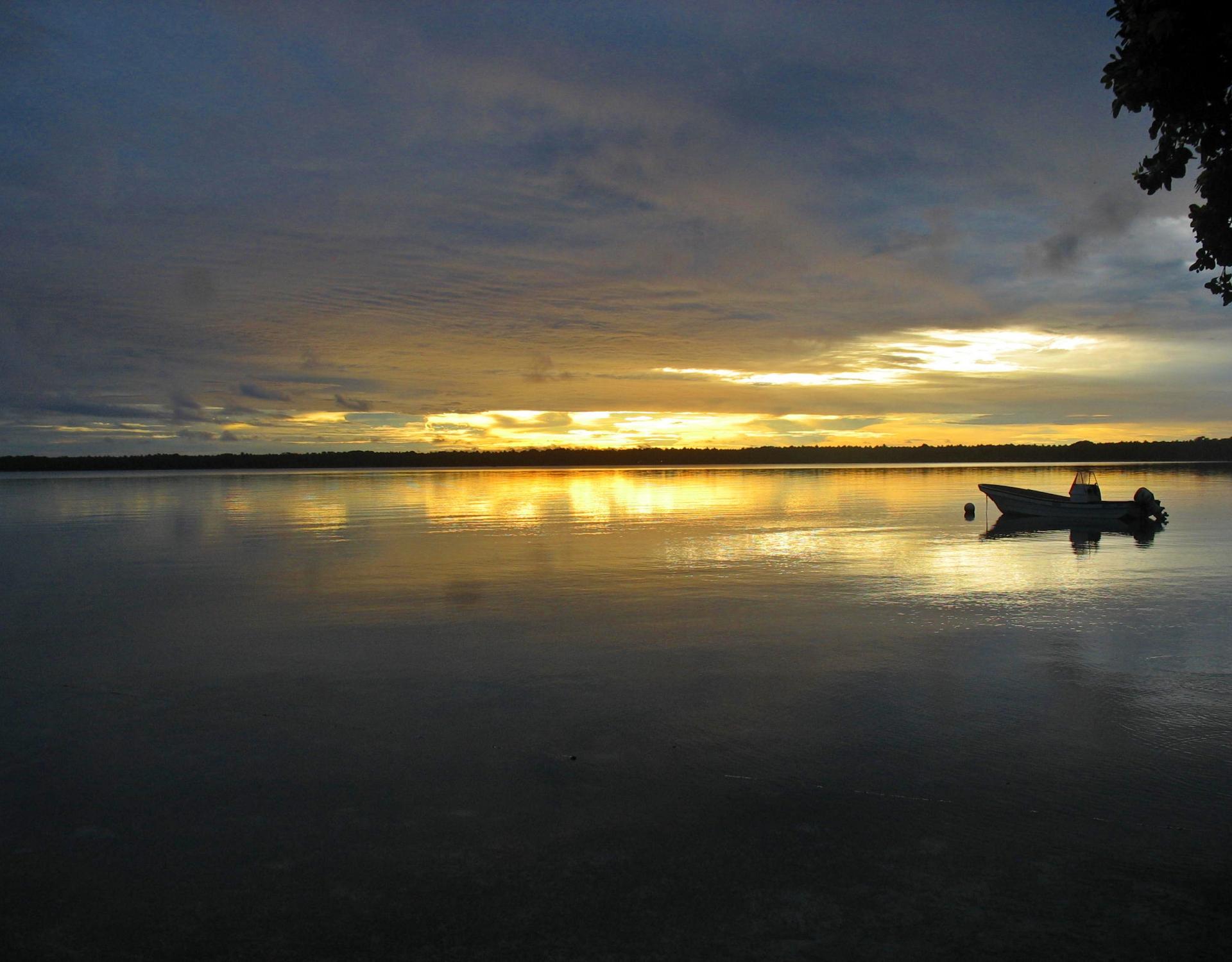 Namdrik Atoll lagoon at dawn. Credit - V. Jungblut